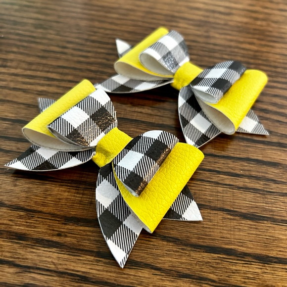 SOLD•Shoe Clips - Picture 3 of 3